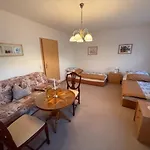 Ferienhaus Gemütliches Reihenhaus Mit Garten Und Terasse *