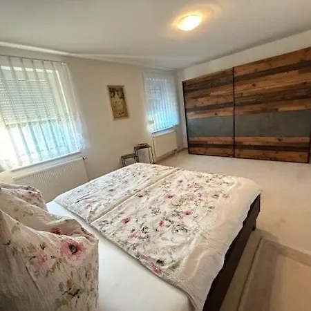 Дом отдыха Gemuetliches Reihenhaus Mit Garten Und Terasse *