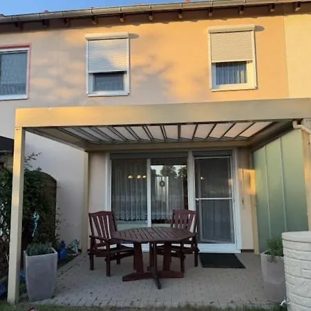 Gemuetliches Reihenhaus Mit Garten Und Terasse * Bad Lauchstadt