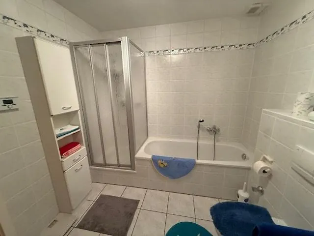 Gemuetliches Reihenhaus Mit Garten Und Terasse Дом отдыха