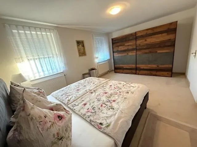 Дом отдыха Gemuetliches Reihenhaus Mit Garten Und Terasse *